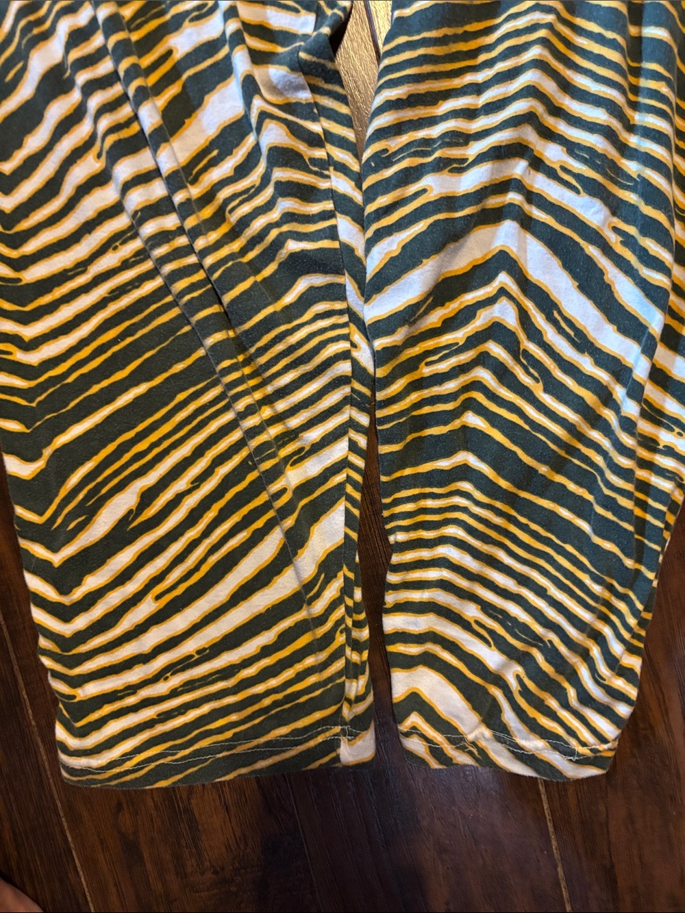 NFL Green Bay Packers Green and Gold Zebra Zubaz Striped Lounge Pants Team Patch - Picture 6 of 7
